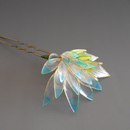 孔雀の簪（黄金の羽）髪飾り 変わり花 かんざし 時音（tokine) 通販