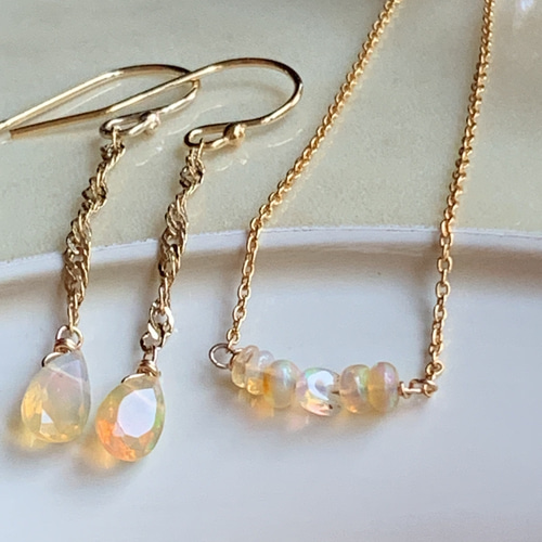 宝石質 オパールのピアス 14Kgf ピアス（フック・チェーン） Atelier 