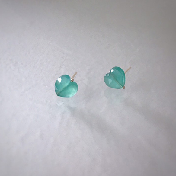 [14KGF] 綠玉髓心形耳釘 第1張的照片