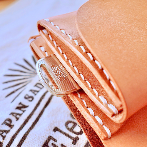 コンチョ巻きお札を折らないコンパクトウォレット 小さい財布 本革財布