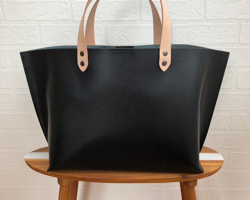 ハンドメイド　本革　トートバック　クリーマー加工　キャメル　★新品／未使用品★ トートバッグ 縦長 A4 本革 レザー ヌメ革 肩掛け シンプル