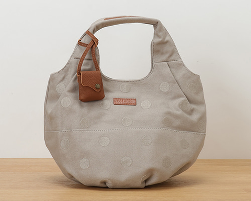 タグ付き♪【toleur】トーラ＊ドット刺繍／カウレザー★ トートバッグ★レッド お値下げ 【toleur】トーラ ドット刺繍／カウレザー トート