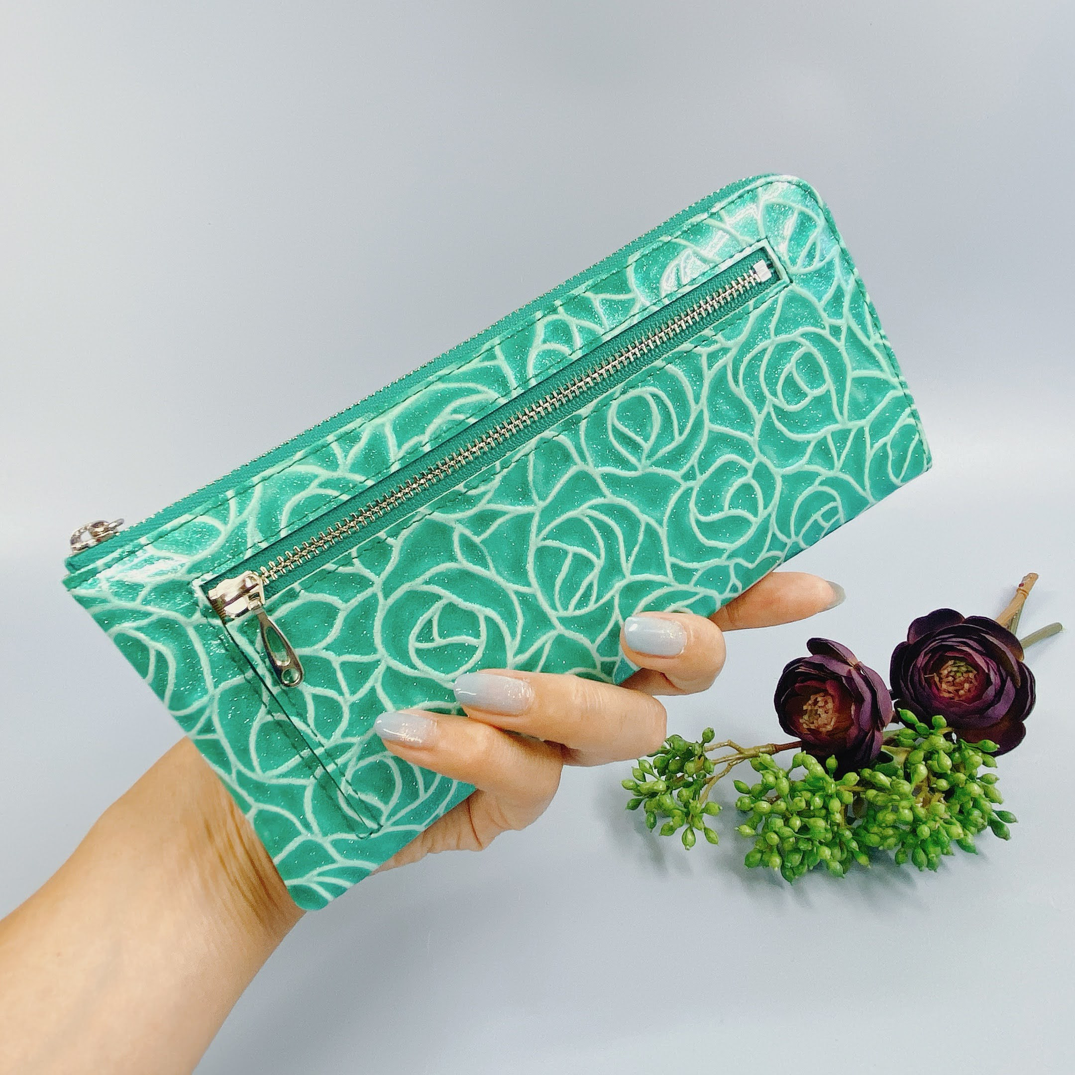 薄くて軽いL字長財布 24枚カードポケット エナメルローズ ／ グリーン