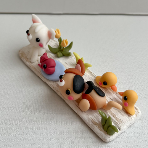 1500円☆三毛猫と白ネコちゃん ミニチュア 樹脂粘土 金魚 ひよこ 置物 