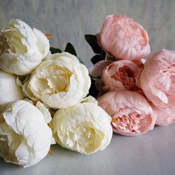 ボリューム満点！7輪咲き造花ピオニーブーケ【ホワイト】 5枚目の画像