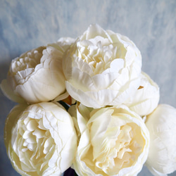 ボリューム満点！7輪咲き造花ピオニーブーケ【ホワイト】 3枚目の画像