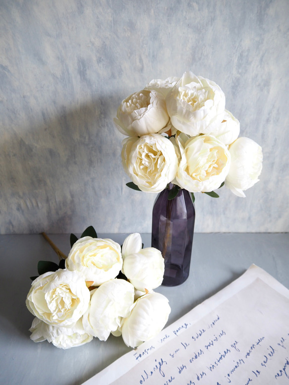 ボリューム満点！7輪咲き造花ピオニーブーケ【ホワイト】 2枚目の画像