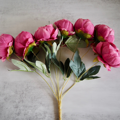 ボリューム満点！】7輪咲き造花ピオニーブーケ【パープルレッド