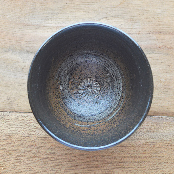 【訳あり品】飯椀（大）／黒・焼き〆陶器（レンジ、オーブン、食洗機ＯＫ） 6枚目の画像