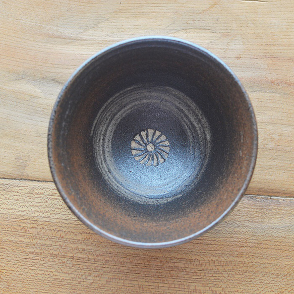 【訳あり品】飯椀（大）／黒・焼き〆陶器（レンジ、オーブン、食洗機ＯＫ） 5枚目の画像