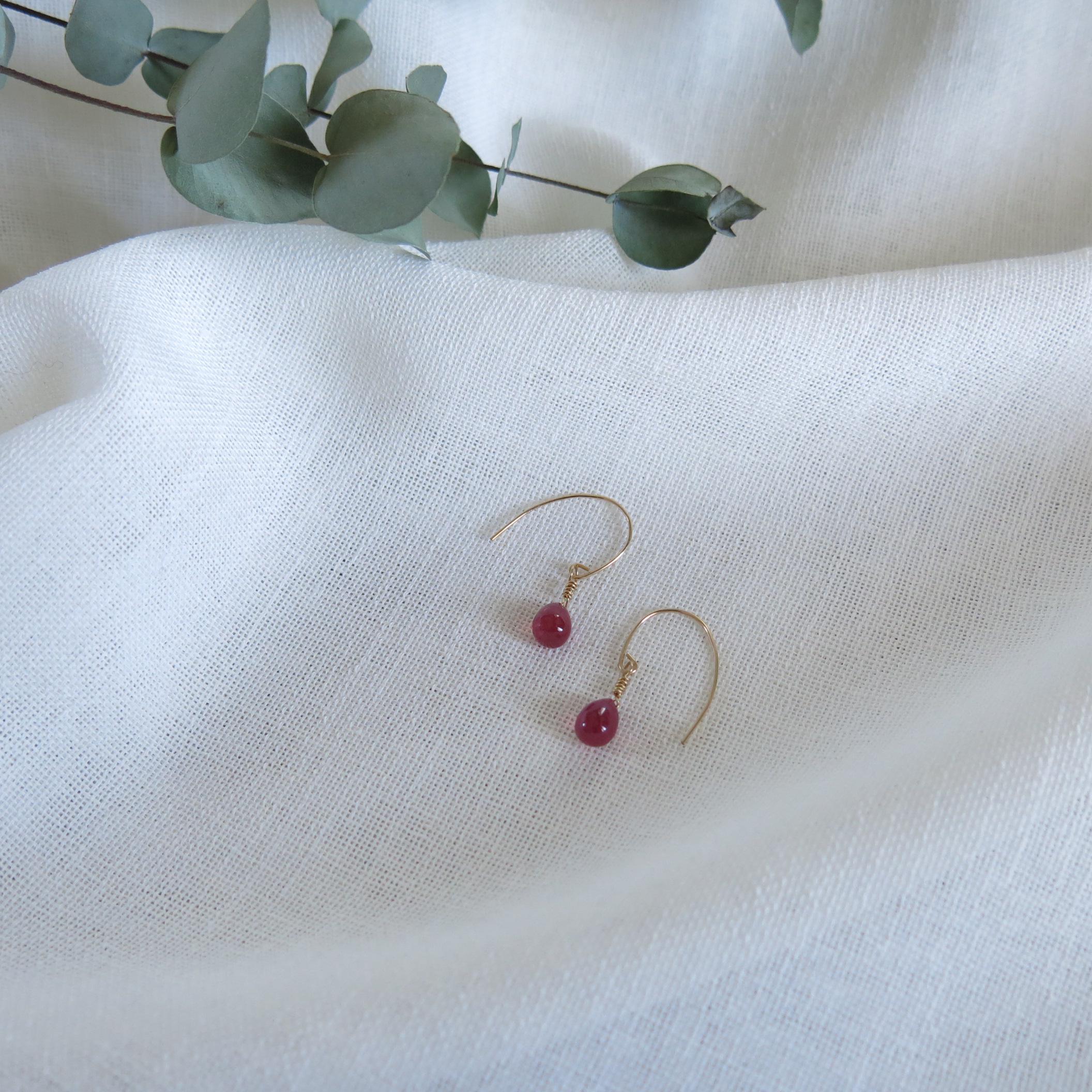 sale!【再販】大粒☆宝石質AAA　ルビーのドロップピアス　14kgf　エレガントなルビーピアス　天然石ピアス