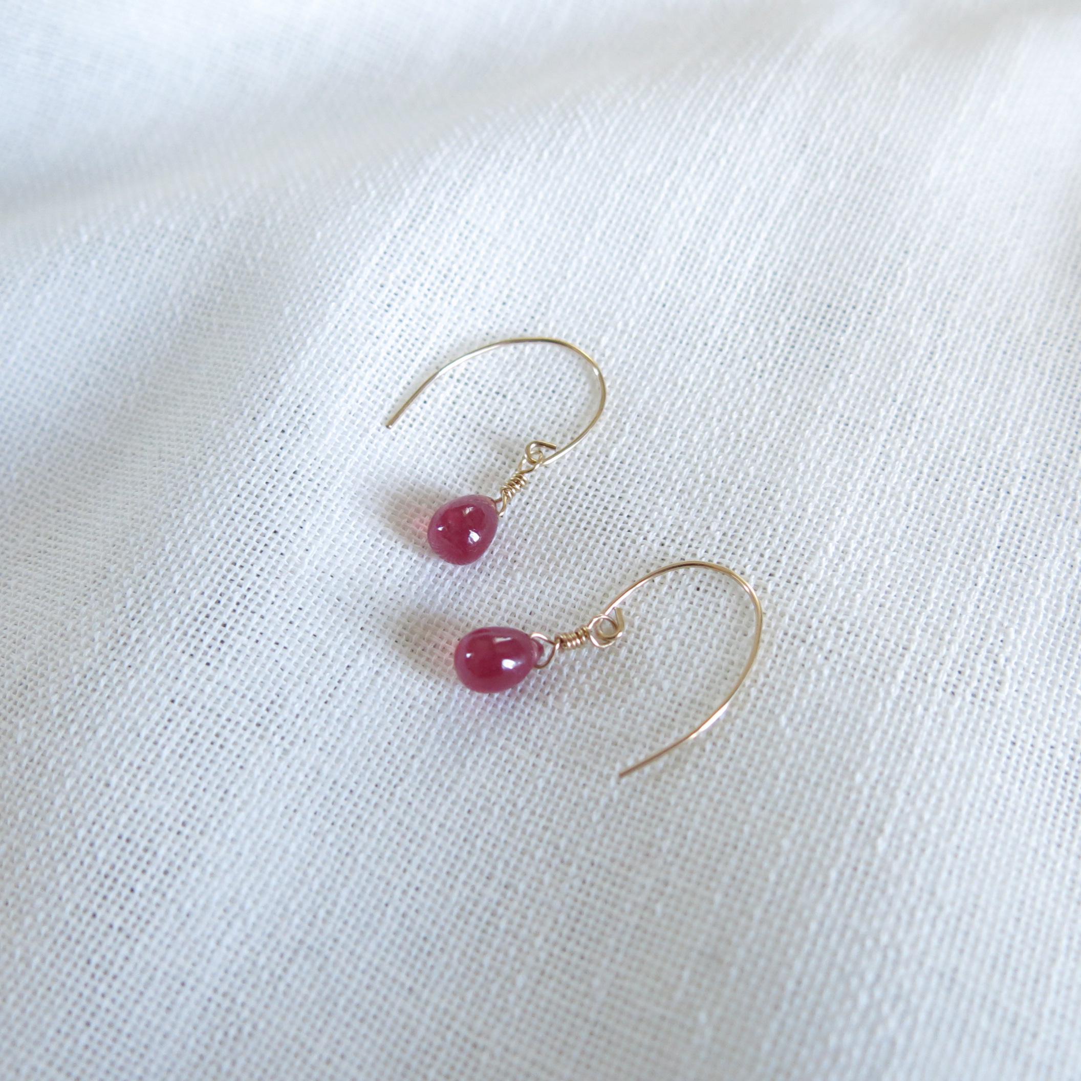 sale!【再販】大粒☆宝石質AAA　ルビーのドロップピアス　14kgf　エレガントなルビーピアス　天然石ピアス