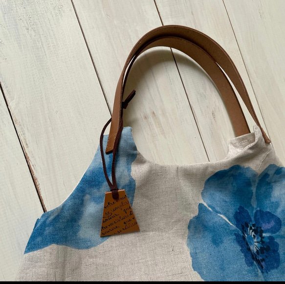 ラスト1【特集掲載】希少！入荷なし♡大人気！！大花青くったりバック 綿麻　ナチュラル×ネイビー 2枚目の画像