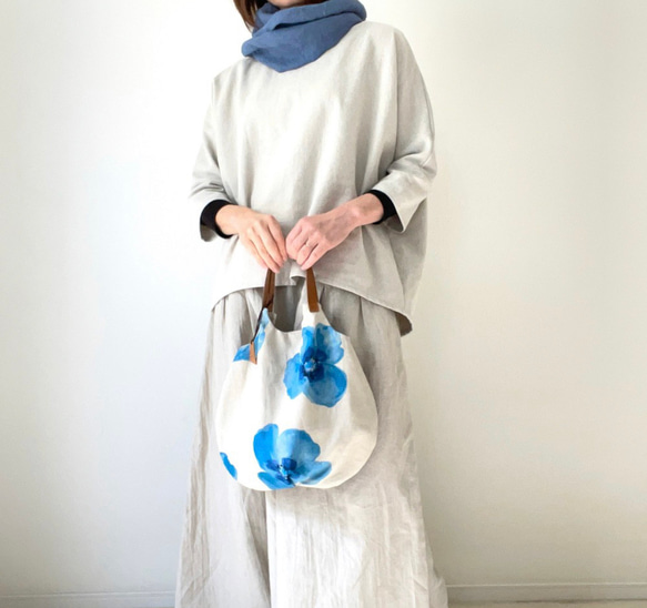 ラスト1【特集掲載】希少！入荷なし♡大人気！！大花青くったりバック 綿麻　ナチュラル×ネイビー 3枚目の画像
