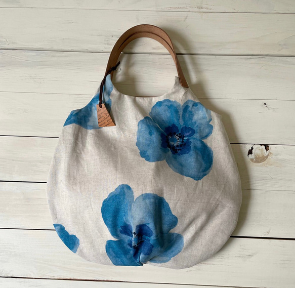 ラスト1【特集掲載】希少！入荷なし♡大人気！！大花青くったりバック 綿麻　ナチュラル×ネイビー 1枚目の画像