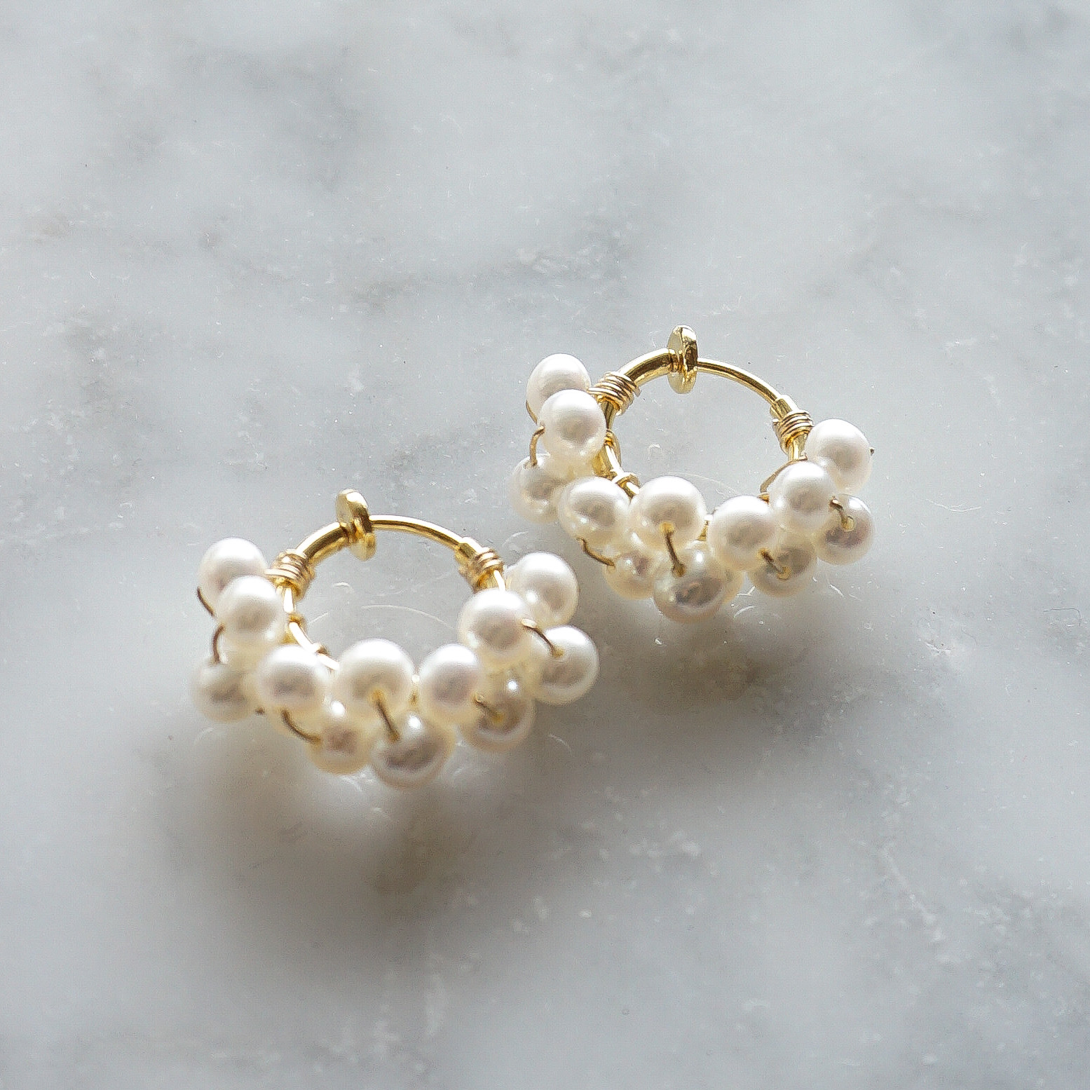 送料無料14kgf Freshwater Pearls wrapped earring  WHT