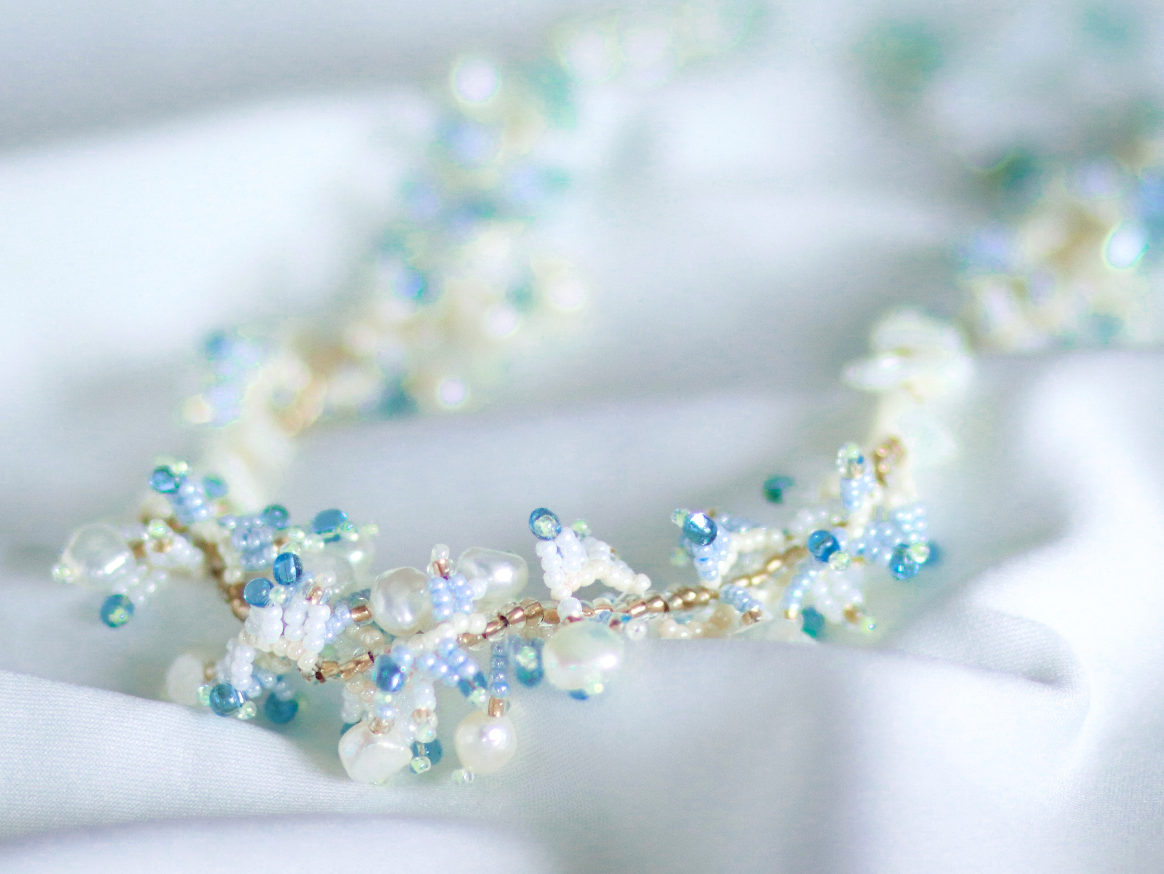 どこで買ったの？て聞かれちゃう♡　さざ波の様なフリルネックレス☆ブルー　金属アレルギーOK！