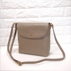 ☆トープ色のみにつき4,000円引き☆日本製☆本革☆カブセ・斜め掛け  