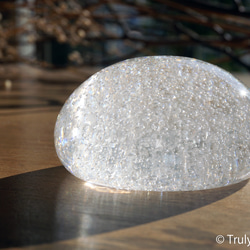 無色透明ガラスのインテリアオブジェ -「いる・ある・きえる」 ● 直径約9cm 2枚目の画像