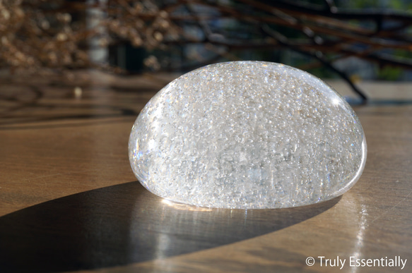 無色透明ガラスのインテリアオブジェ -「いる・ある・きえる」 ● 直径約9cm 2枚目の画像