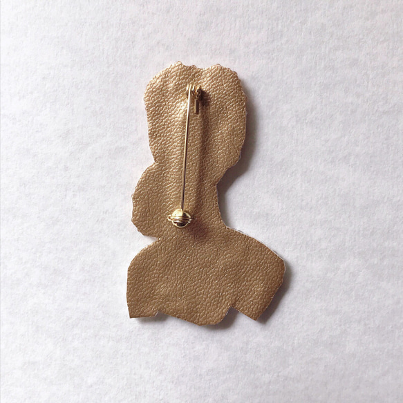 ビーズ刺繍ブローチ no.46 (doll) 2枚目の画像