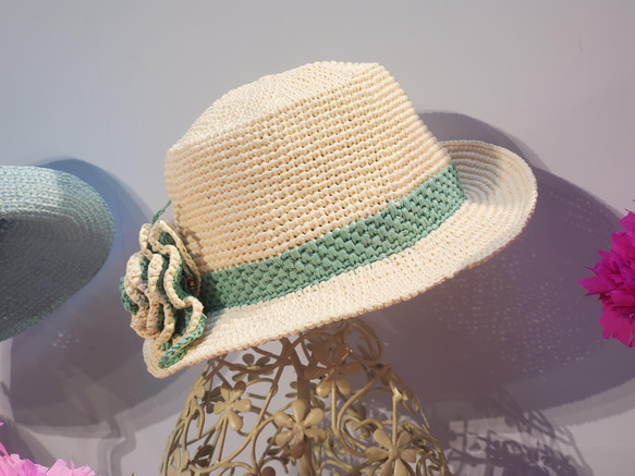 hat for woman手工鉤針編織草帽遮陽帽拉菲亞草帽米色女帽婦人帽子情侶帽茶花生日禮物交換禮物母親節禮物有時尚有形 第10張的照片