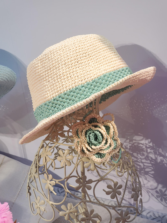 hat for woman手工鉤針編織草帽遮陽帽拉菲亞草帽米色女帽婦人帽子情侶帽茶花生日禮物交換禮物母親節禮物有時尚有形 第8張的照片