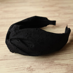 レースのカチューシャ（クロスターバン型・ブラック・プチロンド） 2枚目の画像