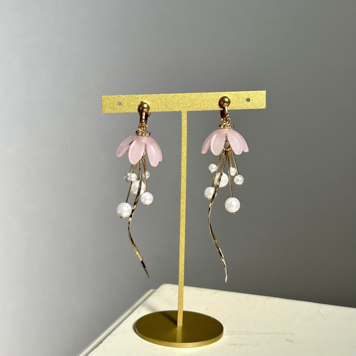 ゆらゆら花くらげピアス・イヤリング ピアス（フック・チェーン