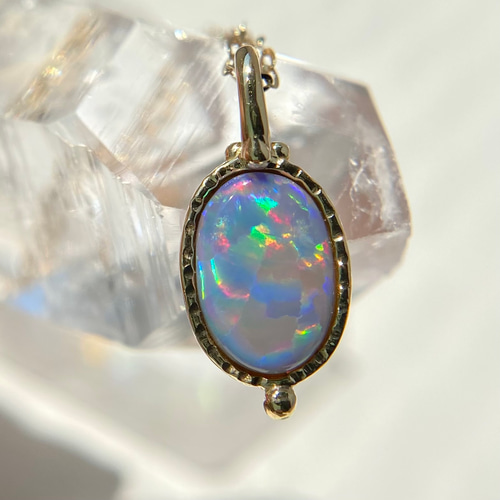 期間限定特価】 K18・ブラックオパールペンダントネックレス