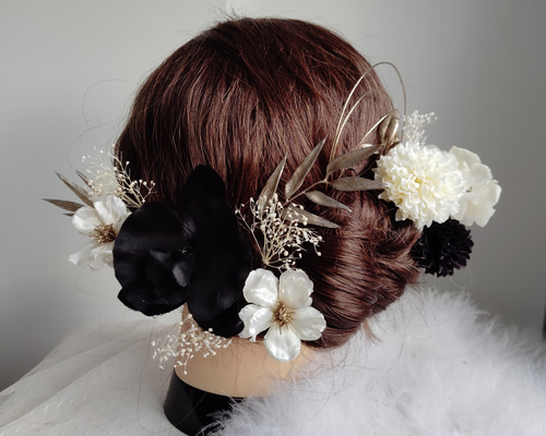 花蝶＿＿上品胡蝶蘭の髪飾り 卒業式 成人式 結婚式 髪飾り 黒振袖 黒