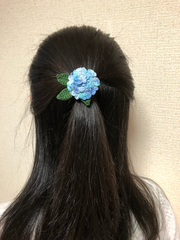 紫陽花のヘアーゴム（ブルー系） 3枚目の画像