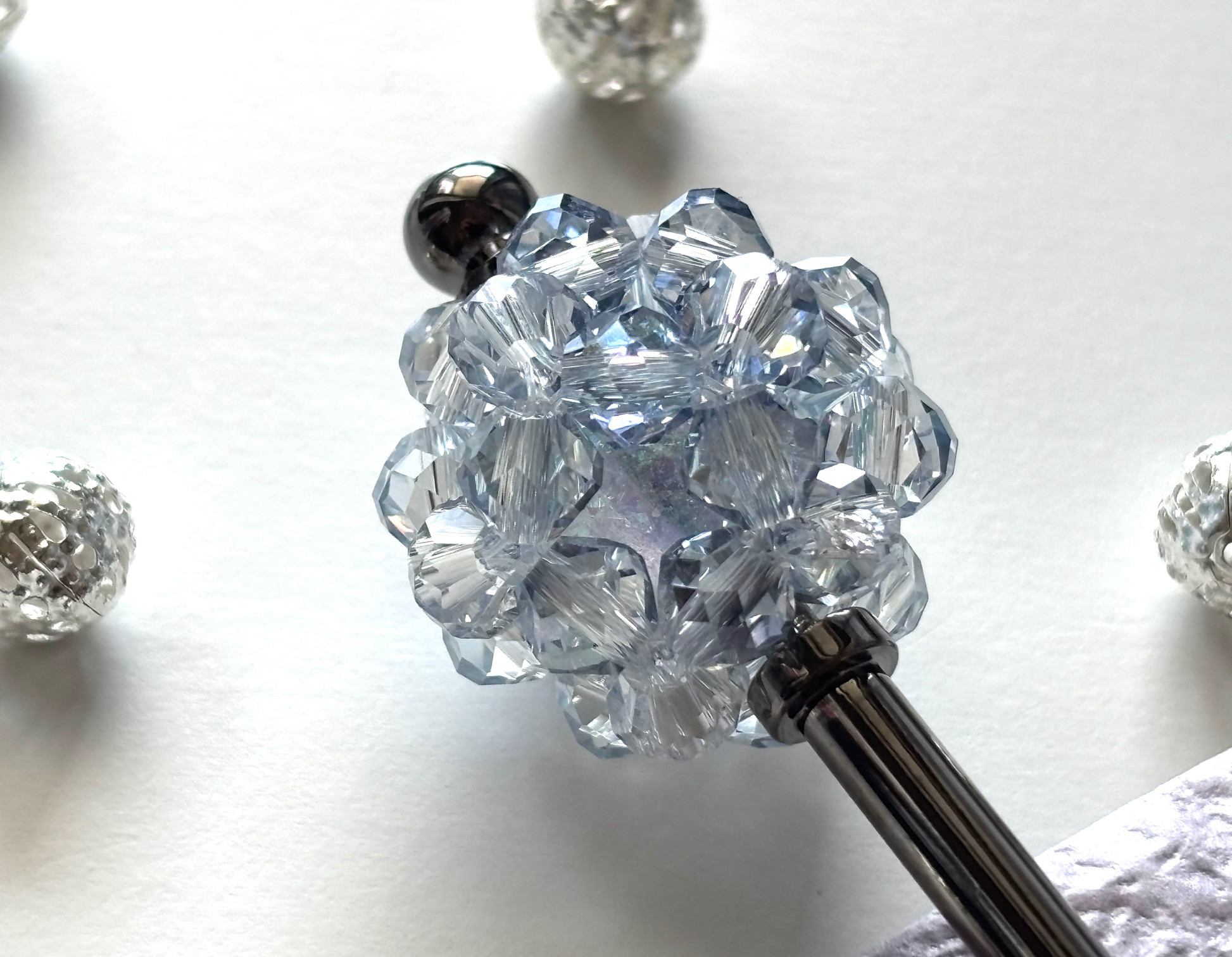 かんざし　氷砂糖の様な水色ビーズボール　クリア　透明　青　ブルー　涼しげ　夏　ガラス　　一本挿し　一本簪