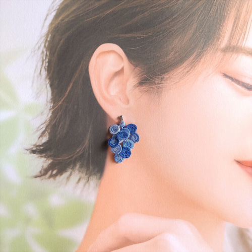 渦巻き タティングレース編み【ネイビー】 ピアス（その他） wai wai