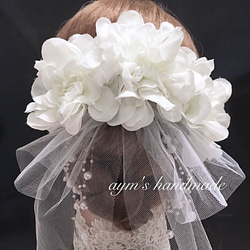ウェディング　ヘッドドレス　ダリア　チュールリボン　ブライダル　結婚式　成人式　ホワイト　白　華やか　洋装　髪飾り 2枚目の画像