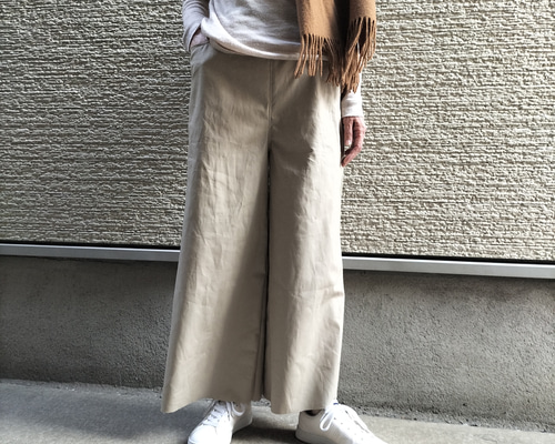 アニオナ　秋色グレージュのコットンワイドパンツ　40 アニオナ秋色グレージュのコットンワイドパンツ40