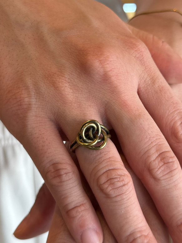 沖縄の士族の伝統の縁を結ぶ400年の歴史を持つ指輪〝結び指輪〟【送料無料】 1枚目の画像