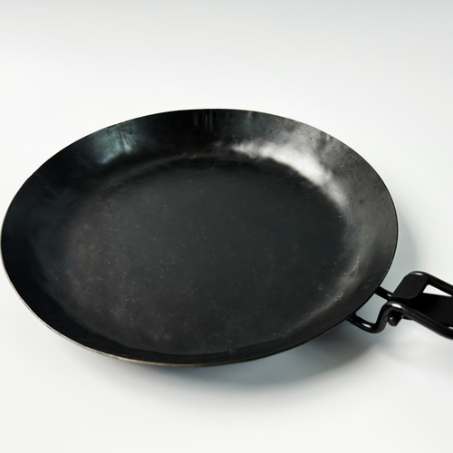 キャンプやアウトドアのお供に☆職人手打ちの取っ手が取れる鉄