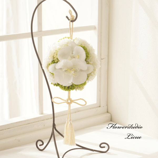 胡蝶蘭の和風のボールブーケ（白グリーン）♡白無垢にもぴったり♡お着物に合わせてお作りいたします♪