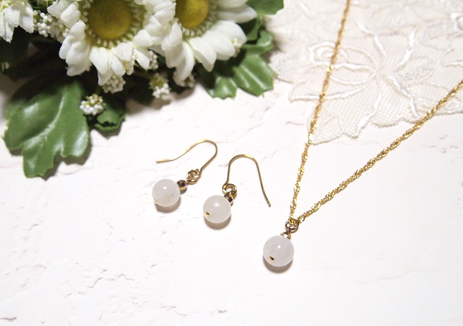 ステンレスチェーン　45cm*　紫外線で色が変わる希少石ハックマナイトの一粒ネックレス・ピアスセットA　8mm丸玉