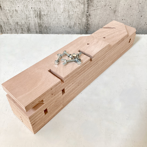 什器 ひな壇5段/背面1段/50幅/普通合板/1台〈上質材〉組立式 イベント什器 什器 ひな壇5段/背面1段/50幅/溝入/普通合板〈上質材〉 溝レール