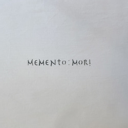 送料無料 " MEMENTO MORI " 型摺り染 藍染手ぬぐい　メメントモリ　骸骨 4枚目の画像