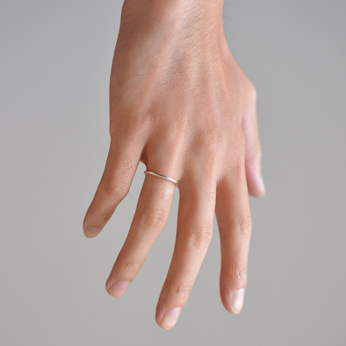 シルバー950 ミニマルドットラインリング（13号）｜ハンドメイド シルバー950 ミニマルドットラインリング（13号）｜ハンドメイド