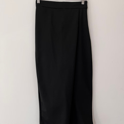 【人気追加販売】ラクして品よく。巻きスカート風ペグトップパンツ ポンチ素材 ブラック色　ウエストファスナー 17枚目の画像