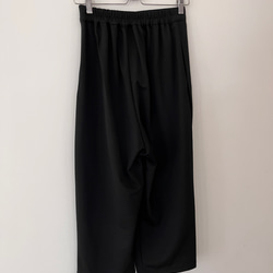 【人気追加販売】ラクして品よく。巻きスカート風ペグトップパンツ ポンチ素材 ブラック色　ウエストファスナー 16枚目の画像