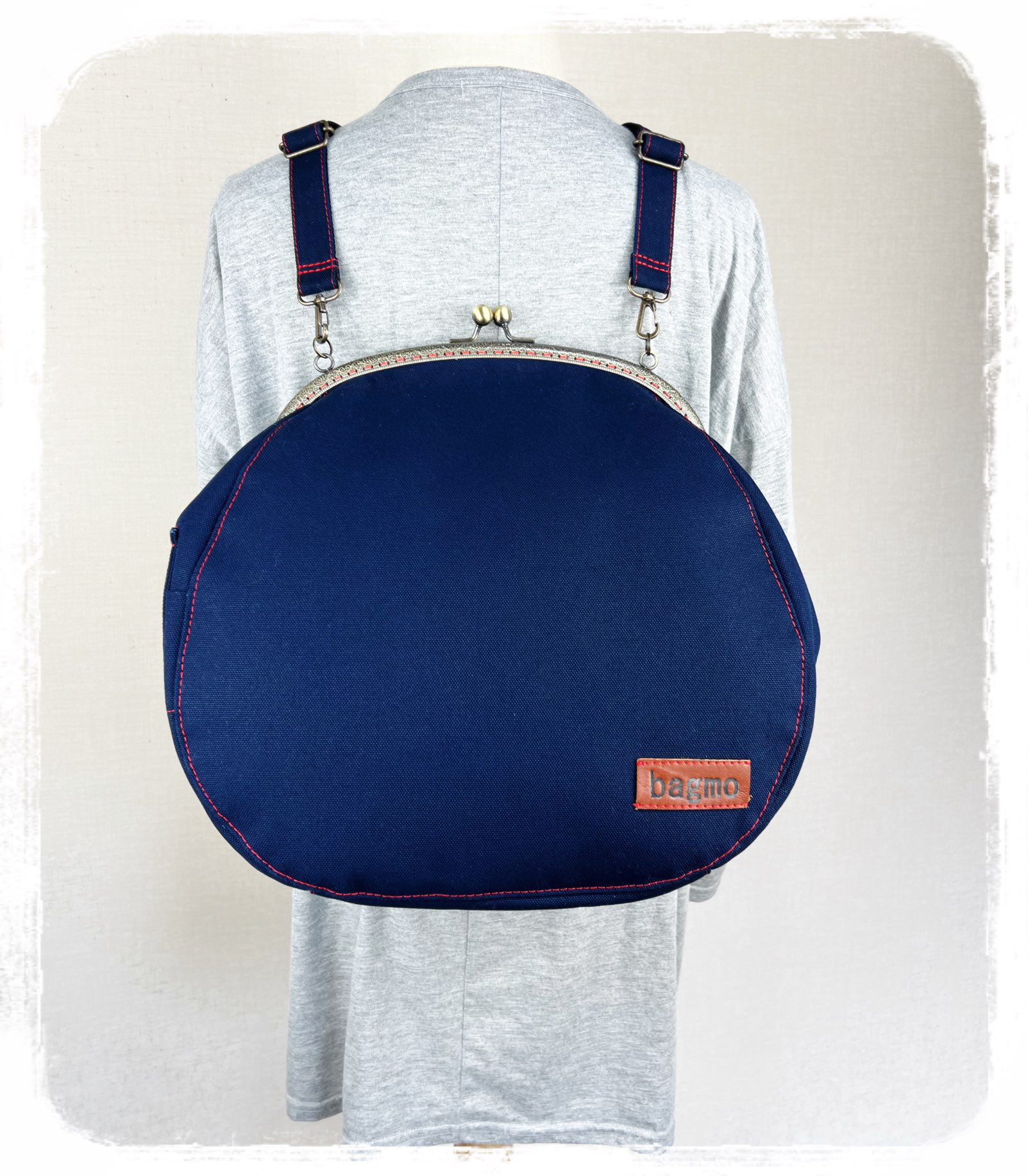 4.受注制作/送料込  帆布がま口リュック&ショルダーバッグ  背中で口が開き放しになりづらい！なで肩さんも大丈夫！