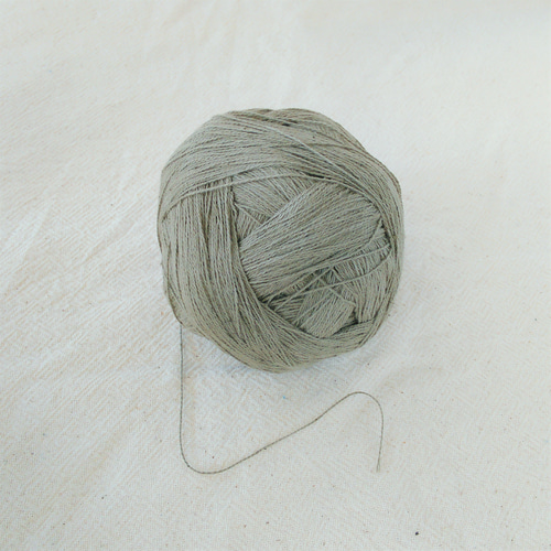 1個約676m/タイの草木染め糸玉 約0.7mm 110g/綿糸/刺繍・刺し子