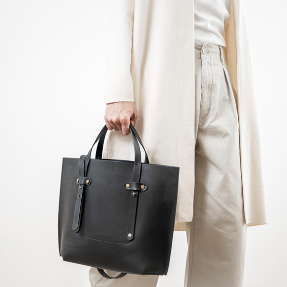 【展示 7 折】真皮托特包 Tote 墨黑色 13吋筆電 iPad 平板 商務公事包 斜背手提 植鞣 第7張的照片
