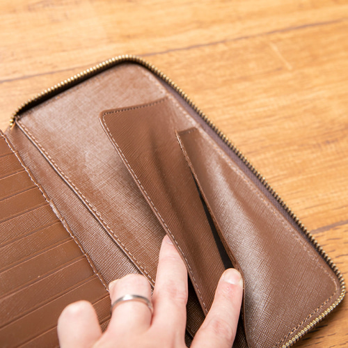 在庫限りの特別セール】傷がつかない革 ラウンドファスナー 長財布