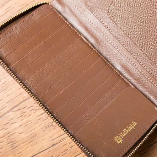 在庫限りの特別セール】傷がつかない革 ラウンドファスナー 長財布